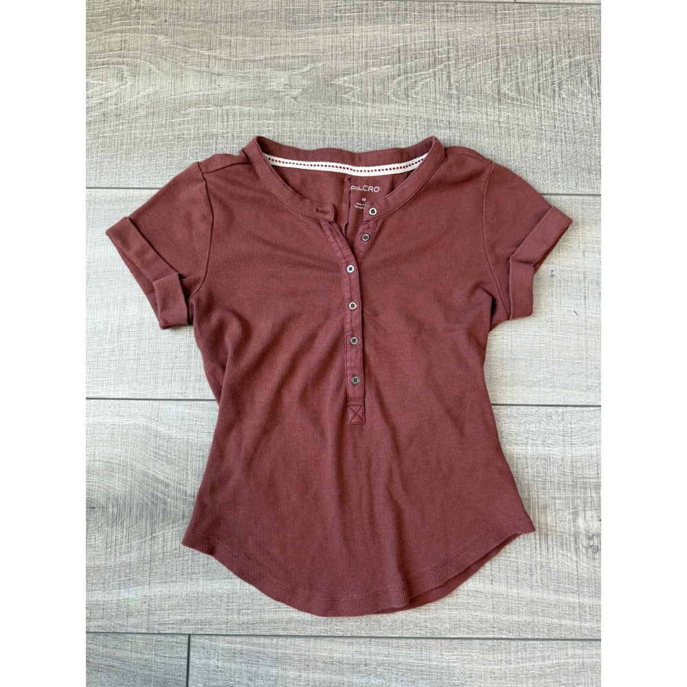 Pilcro Short Sleeve Henley Tee in Brick